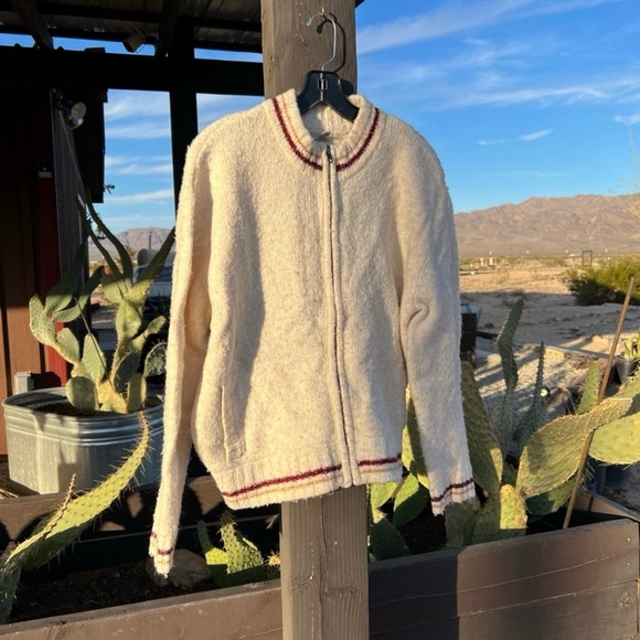 UO Ying Yang Sweater Small - Picture 3 of 9